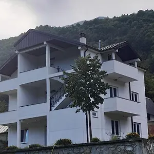Apartment Florini 2023, Fierze