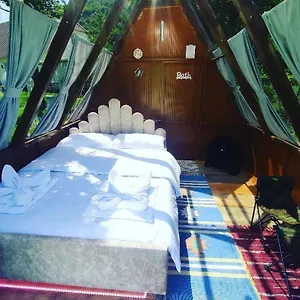 Campingplatz Under Stars House, Vermosh
